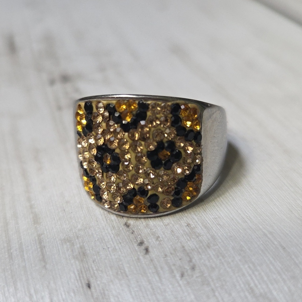 Elegant Silver and Gold Ring